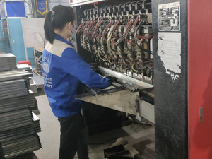 Pièces en tôle soudées sur mesure de provenance vietnamienne pour les équipements de ligne d'assemblage selon les plans techniques fournis - Product Image 5