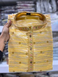 Elegante conjunto de pijama de algodón de rayón con jequard pesado y lentejuelas para temporadas festivas-Fiestas de bodas y Diwali - Product Image 5