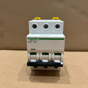 Schneider Acti 9 iC60N-ตัวแบ่งวงจรขนาดเล็ก-3P-40A - C A9F74340โค้ง - Product Image 1