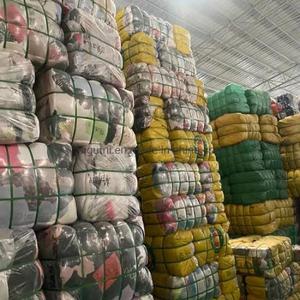 Fardos de Ropa Usada al por Mayor, Estilos y Tallas Variados, Adecuados para Mercados de Segunda Mano y Revendedores de Ropa Usada - Product Image 3