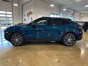 Porsche Cayenne Coupé 2024, construit avec soin - Product Image 4