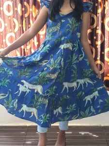 Robe de plage estivale en coton indien doux à imprimé floral numérique à la main, col rond, écologique, lavable à la main, tunique pour femmes - Product Image 3