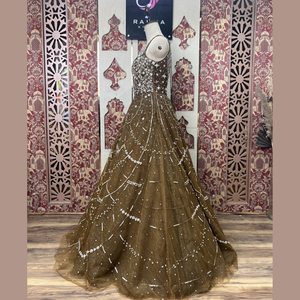 Vestido marrón café de moda intrincado multicolor Beat adornos de hilo de lentejuelas para ocasiones nupciales festivas indio pakistaní - Product Image 3