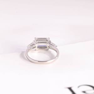 East West Mujeres Romántico 14K Oro sólido Joyería fina Corte Esmeralda Lab Grown Anillo de compromiso de tres piedras para bodas Fiestas - Product Image 6