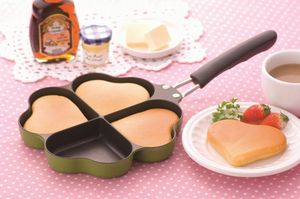 Poêle à frire en forme de feuilles de trèfle, compatible avec les cuisinières à induction IH, fabriquée au Japon - Product Image 5