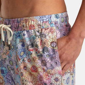 Short de bain extensible pour homme-Short de bain confortable et à séchage rapide, parfait pour le surf, les activités de plage et les vêtements décontractés - Product Image 6