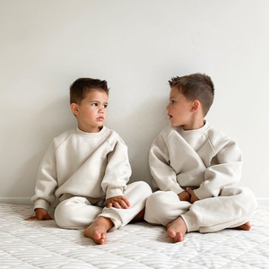 Ensemble de Jogging Survêtement pour Enfants, Sweat à Capuche et Pantalon à Col Rond, Tenue d'Intérieur Décontractée pour Garçons et Filles, Couleur Unie 100% Coton - Product Image 1