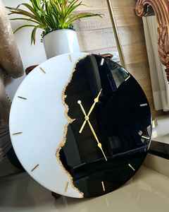 Horloge murale moderne à quartz multicolore de haute précision Affichage à aiguille à face unique Conception personnalisée pour le placement dans le salon - Product Image 2