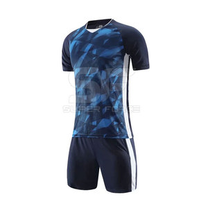 Ensemble d'uniformes de football personnalisés Maillot d'équipe respirant et short pour l'entraînement et les matchs Uniforme de football pour hommes - Product Image 1