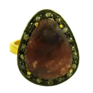 Anillo de Lujo Hecho a Mano, Chapado en Oro de 14k, con Gema Marrón y Halo de Diamantes de Corte Ovalado, Material de Platino Chapado en Rodio - Product Image 1