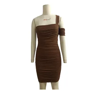 महिलाओं की पार्टी के लिए उच्च गुणवत्ता वाली मिनी ड्रेस के कैज़ुअल ड्रेस आपूर्तिकर्ता, सुविधाजनक कीमत पर कस्टम लोगो और आकार के साथ उपलब्ध है