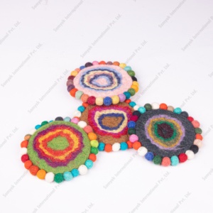 Alfombras, tapetes y posavasos de fieltro de lana hechos a mano con diseños únicos, perfectos para el hogar, el dormitorio, la sala de estar o el hotel. - Product Image 3