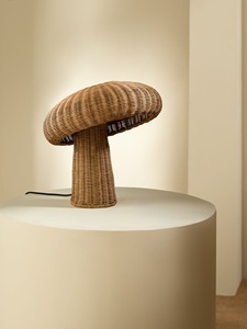 Lámpara de Mesa de Ratán Sostenible Más Vendida, Forma de Hongo, Color Natural, Iluminación Hecha a Mano para Proyectos de Interiores al por Mayor - Product Image 4