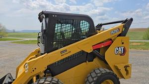 Chargeuse sur pneus Caterpillar 262D3, capacité 9 tonnes, modèle 2010 d'occasion, pompe hydraulique Parker, chargeuse frontale, indispensable pour les exploitations agricoles - Product Image 5