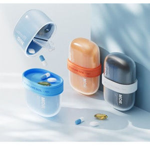 Organisateur de pilules hebdomadaire, grande boîte à pilules en plastique avec 4 compartiments, matériau PC+PP+Silicone - Product Image 1