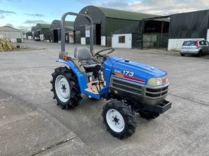 Envío Gratis SIAL TF-173 Tractor Compacto 4x4 de 17 HP, Diésel de 1.0L y 3 Cilindros, 6 Velocidades, Toma de Fuerza 540, Bloqueo de Diferencial y Enganche de 3 Puntos - Product Image 1
