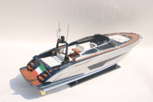 Barco de Velocidad Modelo Rivale 56, Barco Náutico de Madera Pintado a Mano, Diseño Europeo Personalizado, Decoración del Hogar - Product Image 4