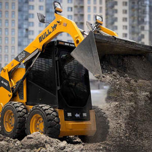 Chargeuse compacte à quatre roues motrices et châssis renforcé pour les tâches de construction lourde, d'exploitation minière et de transport de matériaux - Product Image 6