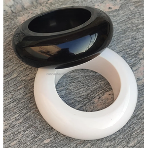 Bracelets et joncs en résine écologiques faits à la main avec emballage personnalisé - Product Image 5