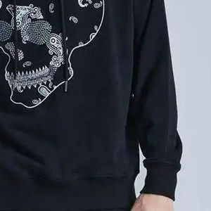 เสื้อฮู้ดผู้ชายผ้าฝ้ายผสมขนแกะแบบขายส่ง OEM ดีไซน์สวยประดับเพชรปักลายพิมพ์ดิจิทัลสีพื้นสำหรับฤดูหนาว - Product Image 3