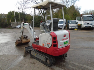 รถขุดขนาดเล็ก Takeuchi TB260 สีเหลือง พร้อมเครื่องยนต์และปั๊ม KYB สำหรับงานก่อสร้างและจัดสวน - Product Image 1