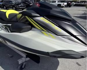 Moto Acuática Yamaha WaveRunners GP HO 2025 de Alta Calidad - Product Image 1