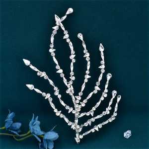 Bridella BHP575-S Bandeau en strass argenté avec design de fleurs en perles et en cristal - Ajustement confortable pour les mariages et les événements formels - Product Image 4