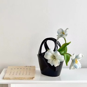 Jarrón de Flores de Cerámica Negra Atractivo - Diseño Moderno, Decoración de Boda Hecha a Mano de Lujo, Jarrón de Mesa Duradero - Product Image 1