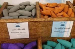 Bâtons d'encens à combustion longue-parfums-Ambre, Rose (Gulab), Jasmin (Mogra/Chameli), Nag Champa, Tubéreuse (Rajnigandha) - Product Image 3