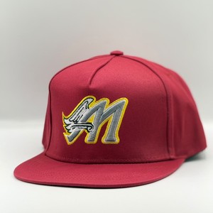 Casquette Snapback personnalisée à 5 panneaux avec broderie 3D, détails boutonnés, visière plate, ajustée, pour le sport, les loisirs, les activités de plein air et les voyages - Product Image 3
