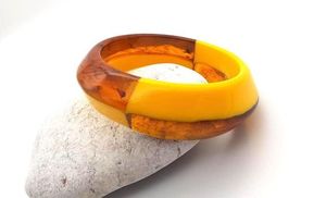 Brazaletes de resina de joyería de moda hechos a mano de La India, brazaletes de aspecto clásico para mujeres y niñas - Product Image 3