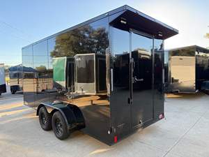 Remolque de Carga Tipo Contenedor con Envío Rápido / Remolque Cerrado Rock Solid Cargo 8.5x16 10k Paquete para Contratistas - Product Image 5