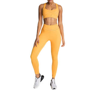 Servicio OEM Conjunto de yoga ligero de alta calidad para mujer Tela cómoda Cintura elástica Patrón sólido más vendido Yoga de 2 piezas - Product Image 1