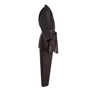 Uniforme de karaté de performance supérieure, respirant et résistant, en coton 100%, ensembles de kimonos de karaté pour les athlètes professionnels des arts martiaux - Product Image 4