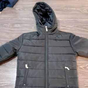 Chaqueta acolchada negra con capucha para hombre, 100% poliéster, ligera, 200 GSM, con cremallera frontal, manga larga, chaqueta informal para hombre - Product Image 2