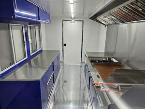 รถขายอาหารเคลื่อนที่แบบลากจูง 4 ล้อ ขนาด 18 ฟุต คุณภาพดีเยี่ยม ตัวรถทำจากไฟเบอร์กลาส ทนทานต่อการเกิดสนิม พร้อมเครื่องทอดอาหารสำหรับขายขนม ฮอทดอก มันฝรั่งทอด รับประกัน 3 ปี - Product Image 6