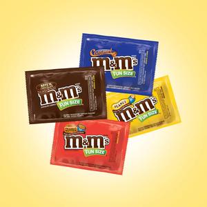 M&M'S Lovers Chocolate Candy <b>Fun</b> Size Variety Assorted Mix <b>Bag</b>, 33.08-Ounce 60 Pieces - Product Image 6