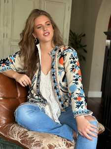 Vestido Uzbeko de Colección Muy Tradicional de 2025, Túnica Floral Antigua Bordada a Mano, Bordado Suzani Hecho a Mano, Algodón Otoñal - Product Image 4