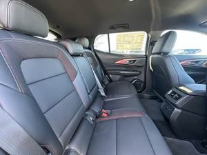 CHEVROLET EQUINOX EV RS 2026 D'OCCASION CÔTÉ GAUCHE/DROIT - Product Image 5