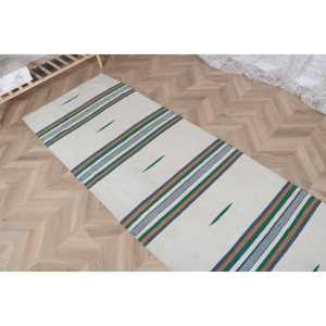 Alfombra Vintage de 2.7x11.8 pies, Alfombra Turca de Lana Ikat Blanca y Verde - Product Image 4