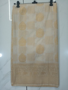 Saree en nylon gracieux avec tissu fluide doux traditionnel pour une élégance sans effort pour les occasions de remise des diplômes et de plage - Product Image 3