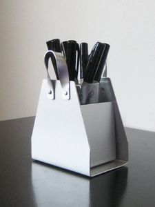 Antique style metal pen holder for vintage inspired study <b>desk</b> and professional <b>office</b> environment decoration - Product Image 5