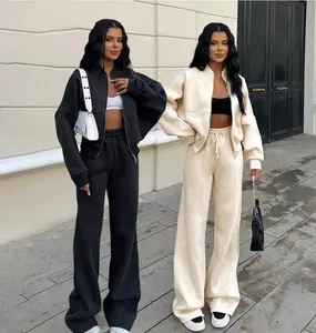 Sweat-shirt élégant bleu uni pour femme Everglow avec col montant imprimé, fermeture éclair intégrale, manches longues et poches – Mode Hiver - Product Image 3