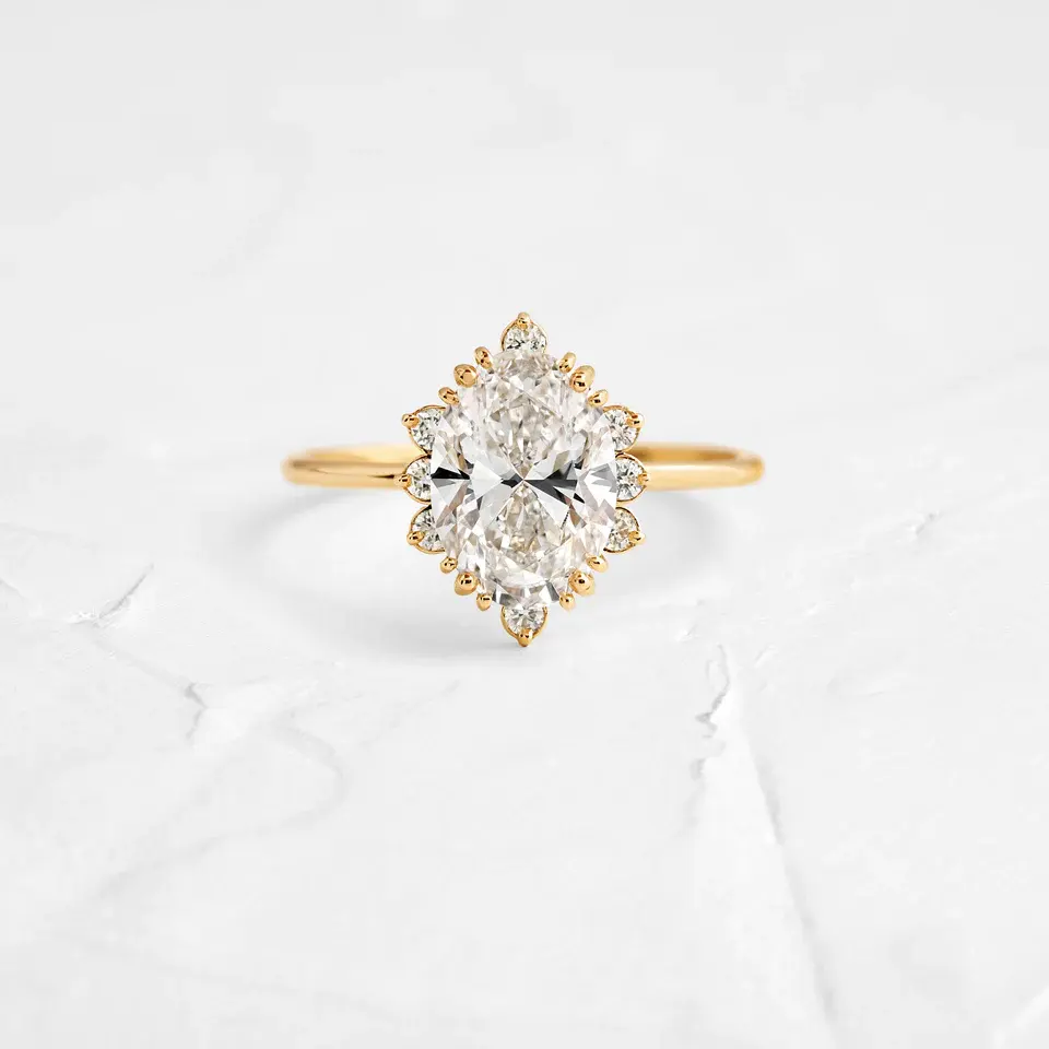 Mới Đến Hình Bầu Dục Cắt Không Màu Moissanite Nhẫn Với Cổ Quầng Nhẫn Cưới Tùy Chỉnh Kim Cương Nhẫn Tại Giá Bán Buôn Kim Cương