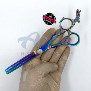 Tijeras de Peluquería Curvas Portátiles de Acero Inoxidable Color Arcoíris de Lujo Dragon para Perros y Gatos, Diseño para Diestros - Product Image 1