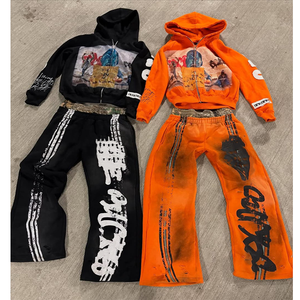 Conjunto de Sudadera con Capucha y Pantalones Deportivos Unisex Personalizados para Invierno, Lavado Ácido Sólido, Impresión Gráfica DTG, Logotipo Serigrafiado, Cintura Doble, Estilo Vintage Desteñido por el Sol - Product Image 1