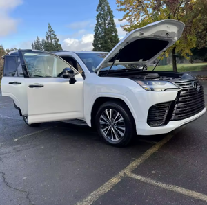 Lexus LX 600 Turbo AWD 2022 con Asientos de Cuero, Paquete Premium, ACC, Neumáticos R21, 7 Asientos, Techo Panorámico, Automático, Luz Izquierda - Product Image 1