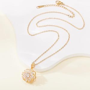 Nouveau collier rotatif en forme de fleur dorée pour femmes, collier à pendentif en acier inoxydable tendance - Product Image 2