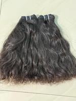 Extensions de Cheveux Humains Indiens Vierges 100% Naturel Bouclés Ondulés Lisse Texture Douce Sans Enchevêtrement Faisceaux Alignés Cuticules Machine