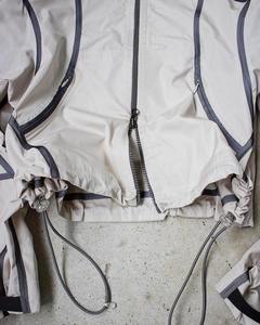 Chaqueta cortavientos de nailon a prueba de agua personalizada de nuevo diseño con rayas y dobladillo ajustable bolsillos laterales con cremallera oculta 2026 - Product Image 5